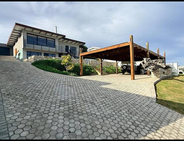 4 BEDROOM HOUSE FOR SALE IN STILBAAI EAST